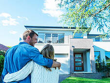 España Ha Aprobado Una Nueva Ley Que Ayuda A Los Jóvenes Que Quieren Comprar Una Vivienda. Lea Más Sobre La Nueva Ley En Nuestro Blog.