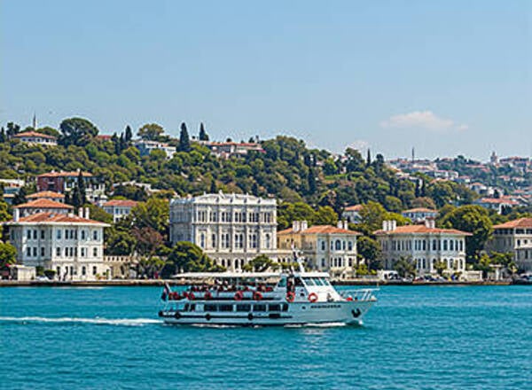 Soleil, Sable Et Mer: Ambiance Estivale Unique À Istanbul