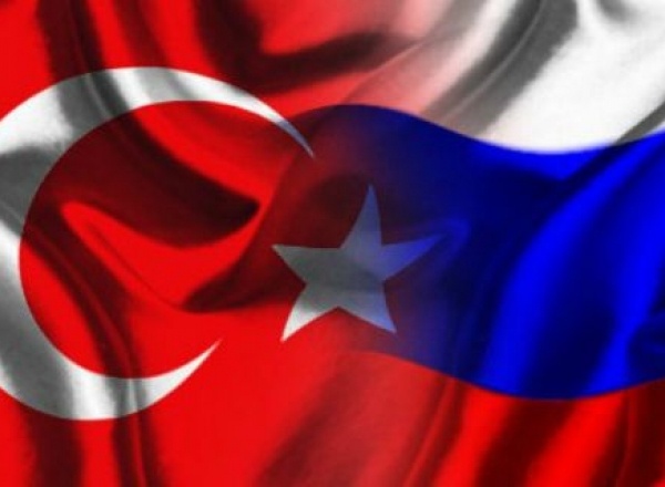 عودة السياح الروس إلى تركيا في مجموعات