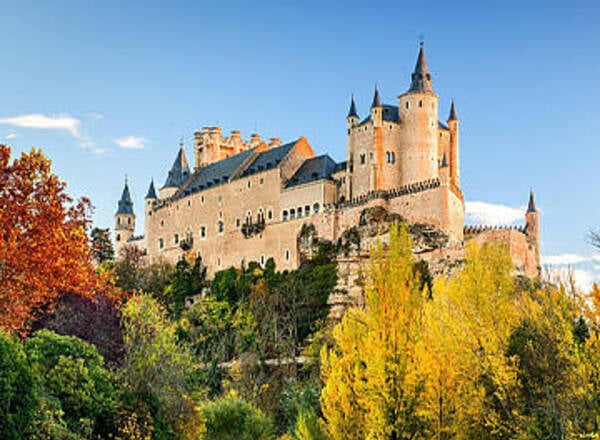 Los Castillos Más Famosos De España: Cuentos De Hadas En Piedra