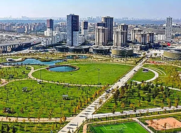 Yabancı Aileler İçin Hangisi Daha Uygun: Esenyurt Mu Başakşehir Mi?