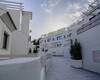 Golfside Houses in a Sought-after Neighborhood in Estepona 3