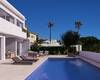 Stunning House with Spacious Garden and Pool in Alicante