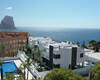 Calpe'de Modern Tasarımlı ve Merkezi Konumlu Şık Evler 7