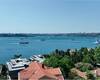 آپارتمان با معماری افقی و منظره دریا در üsküdar