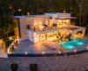 Well-located Prestigious Villa with Sea Views in Benahavis 12