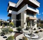 Nya Lägenheter Med Utsikt Över Bergen I Kemer, Antalya