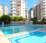 Konyaaltı Sun City Residence'da 2 Yatak Odalı Havuz Manzaralı Daire