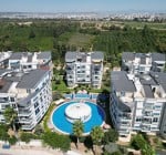 Antalya Konyaaltı’nda Havuz Manzaralı Eşyalı 2+1 Daire