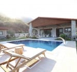 Antalya Adrasan'da Doğayla İç İçe Havuzlu Villa