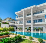 Dreifamilienhaus Mit 5 Schlafzimmern Und Pool In Alanya, Antalya