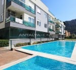 Двухуровневая квартира 3+1 с террасой в Анталии рядом с пляжем