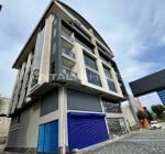 دفاتر جادار در یک موقعیت مکانی مناسب در مرکز آلانیا