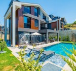 فيلات فسيحة فائقة الفخامة مطلة على البحر في فتحية أوفاجيك