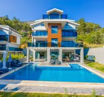 فيلا واسعة مطلة على البحر والطبيعة في فتحية غوتشيك