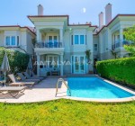 Ruim Huis Met Privézwembad En Tuin In Fethiye