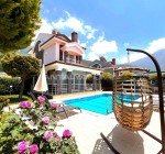 فيلا مفروشة من ثلاث غرف نوم مع مسبح بالقرب من البحر في فتحية