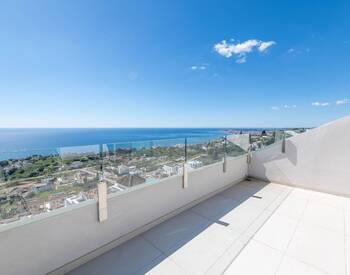 Modernly Designed Sea View Apartments in Benalmádena 3