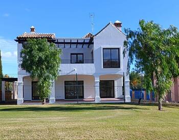 Furnished Golf Villas in the Magnificent Holiday Town Estepona 1