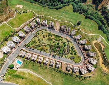 Furnished Golf Villas in the Magnificent Holiday Town Estepona 3