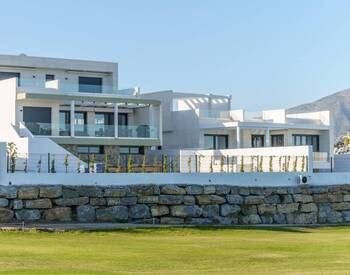 Villa's Met Zeezicht, Direct Aan De Golfbaan In Mijas Costa 1