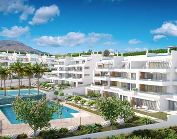 Properties in a Luxurious Complex in a Prestigious Area in Estepona 1