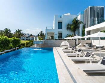 Väldesignat Deluxe-hus Med Infinitypool I Marbella 1