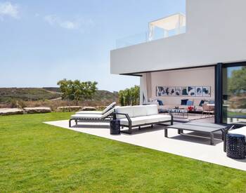 Ready to Move Contemporary Houses for Sale in Casares 1