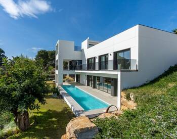 New Build Spacious Villa in Benalmadena Costa Del Sol 1