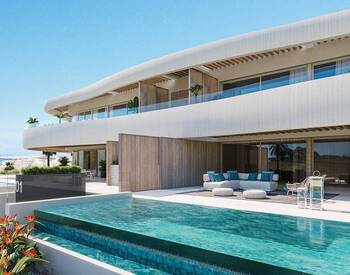 Marbella'da Avantajlı Konumda Denize Sıfır Satılık Villa 1