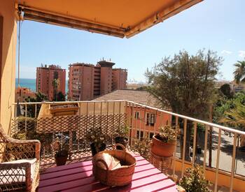 Centrally Located Apartment with Sea Views in Málaga 1