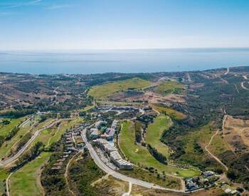 تقع الشقق مع ملاعب الجولف والطبيعة في إيستيبونا 3