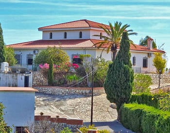 فيلا كبيرة مع مسبح خاص في بينالمادينا كوستا 2