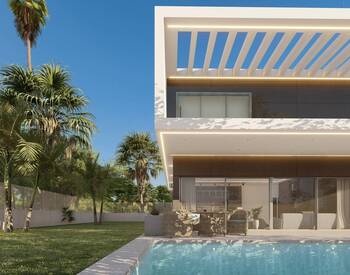 Benalmadena'da Panoramik Deniz Manzaralı Geniş Villa 2