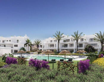 Seaview Apartments in a Complex Close to the Beach in Estepona 1