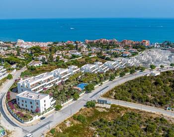 Newly-built Apartments in a Complex with Pool in Estepona 2