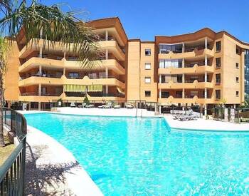 2-bedroom Flats with Spacious Design in Fuengirola 2