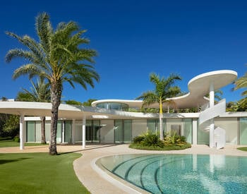 Casa Independiente Llave En Mano Con Piscina En Casares 2