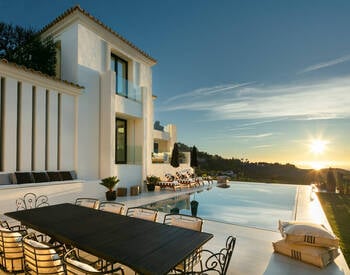 Spacious Nature-view Villa with Private Pool in Benahavis Málaga 1
