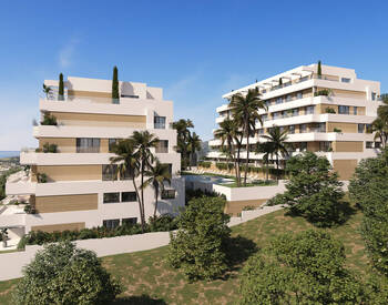 Torremolinos Malaga'da Avantajlı Konumda Deniz Manzaralı Daireler 3