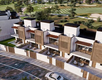 Energy-efficient Townhouses with Pools in a Complex in Estepona 1