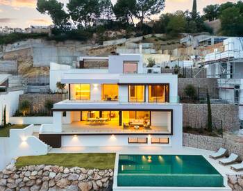 Detaches Sea-view Houses with Pools and Gardens in Málaga 3