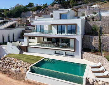 Fristående Hus Med Havsutsikt Och Pooler Och Trädgårdar I Málaga 1