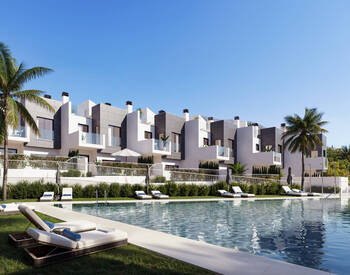 Nya Radhus Med Pool I Fuengirola Malaga 1