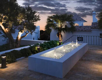 Estepona'da Özel Havuzlu ve Bahçeli Şık Yarı Müstakil Evler 3