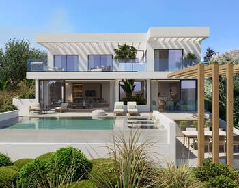 Houses with Sea Views and Outdoor Living in Estepona 1