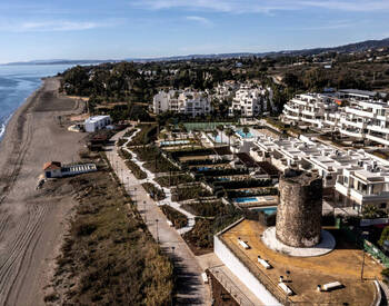 Marbella'da Site İçinde Taşınmaya Hazır Deniz Manzaralı Ev 3