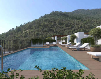 Nature-embraced Real Estate Near Amenities in Benahavís 2