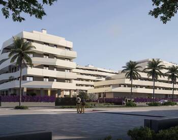 Malaga'da Havuzlu Sitede Yatırıma Uygun Şık Daireler 1