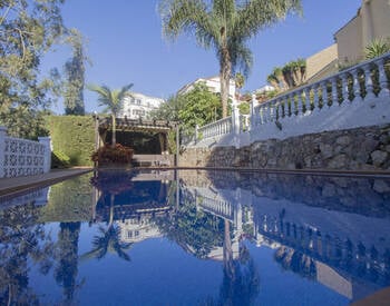 Casa Independiente Con Piscina Y Jardín En Benalmádena